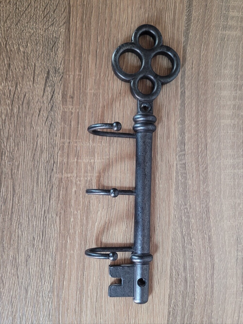 Decorative Key Wall Hook Rack Distressed Black Gray Skeleton Key Antique Style